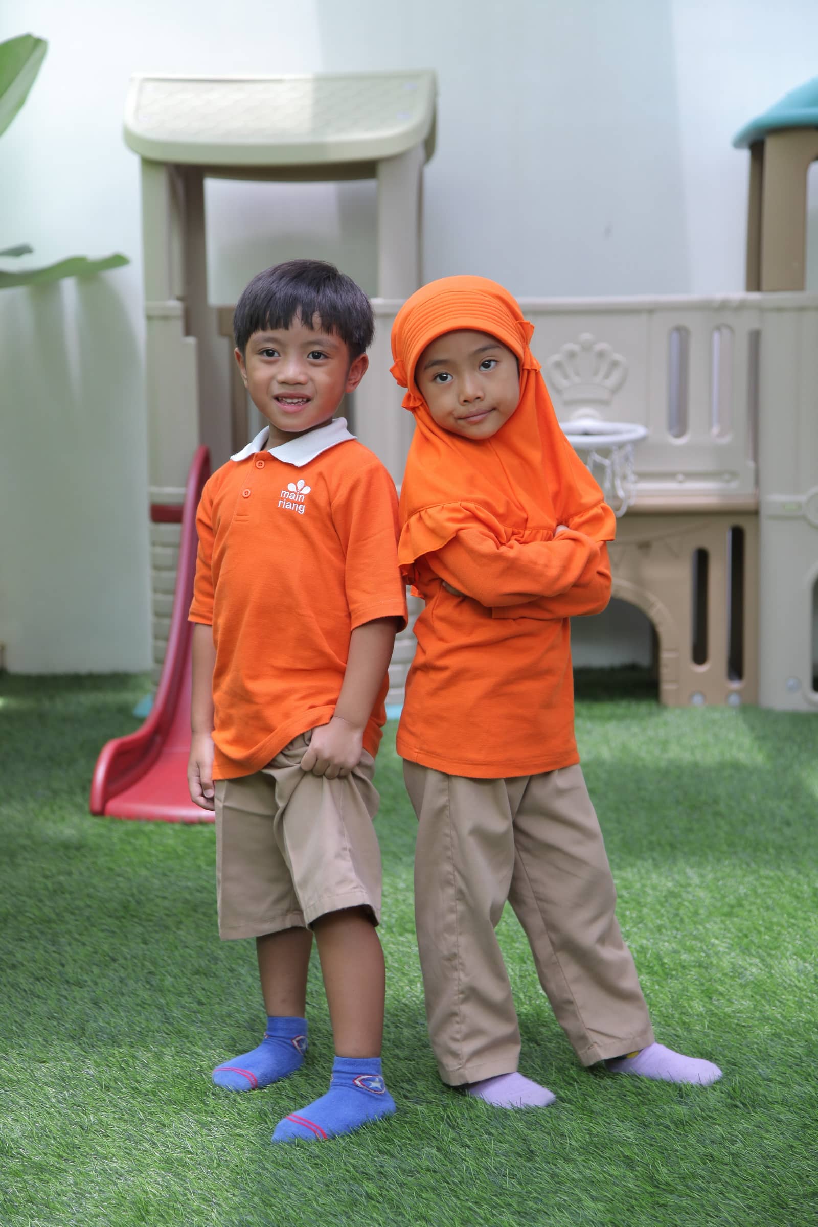 Anak-anak Main Riang